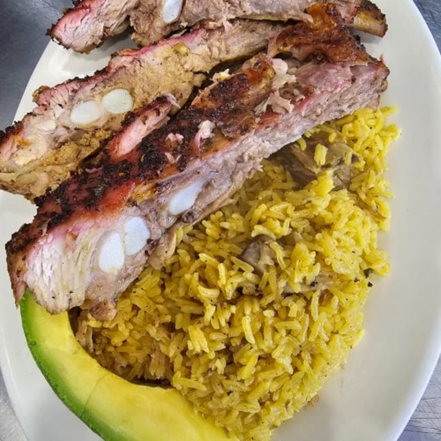Costilla a La Brasa / Grilled Ribs.