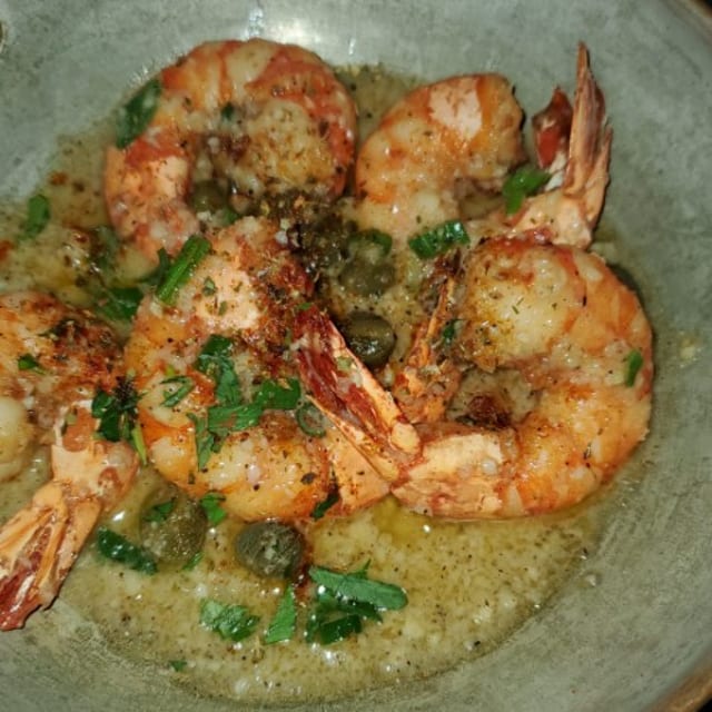 Camarones Al Ajillo / Garlic Shrimp.