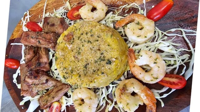 Mofongo Mar Y Tierra / Mofongo Land & Sea.